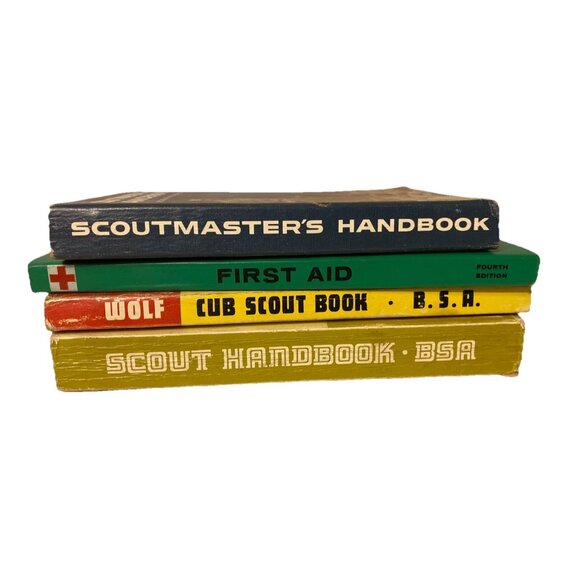 Mixed Lot 4 BSA Scout First Aid Scoutmaster Cub Books Manuals Training Vtg 1970s - Picture 1 of 16